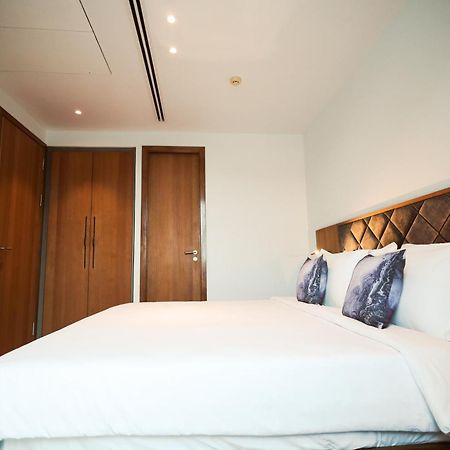 The World Surat Hotel Bagian luar foto