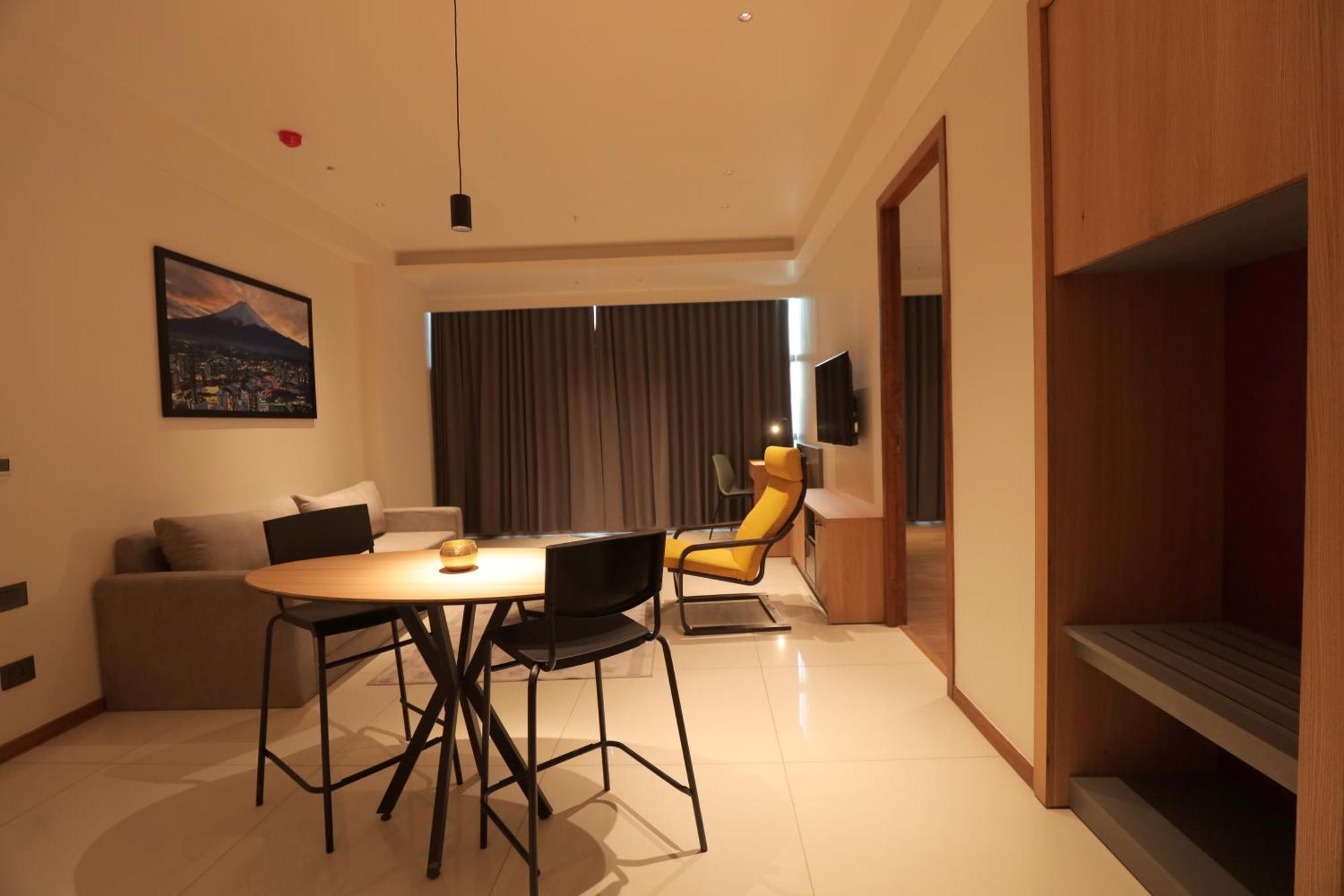 The World Surat Hotel Bagian luar foto
