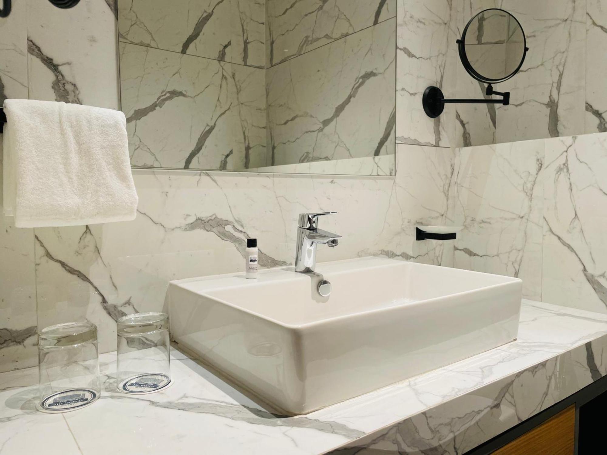 The World Surat Hotel Bagian luar foto