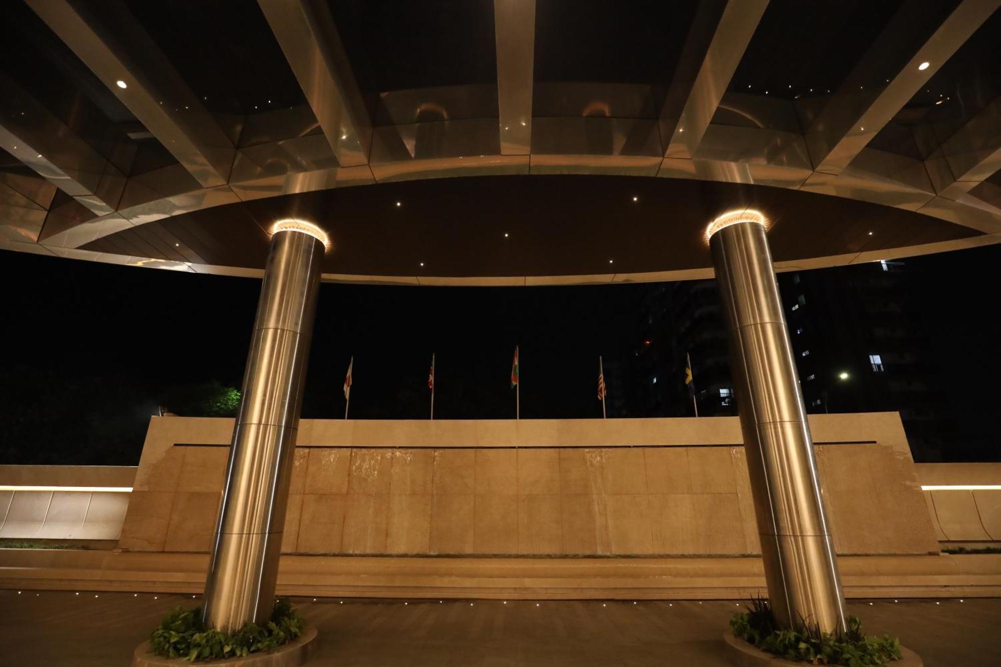 The World Surat Hotel Bagian luar foto