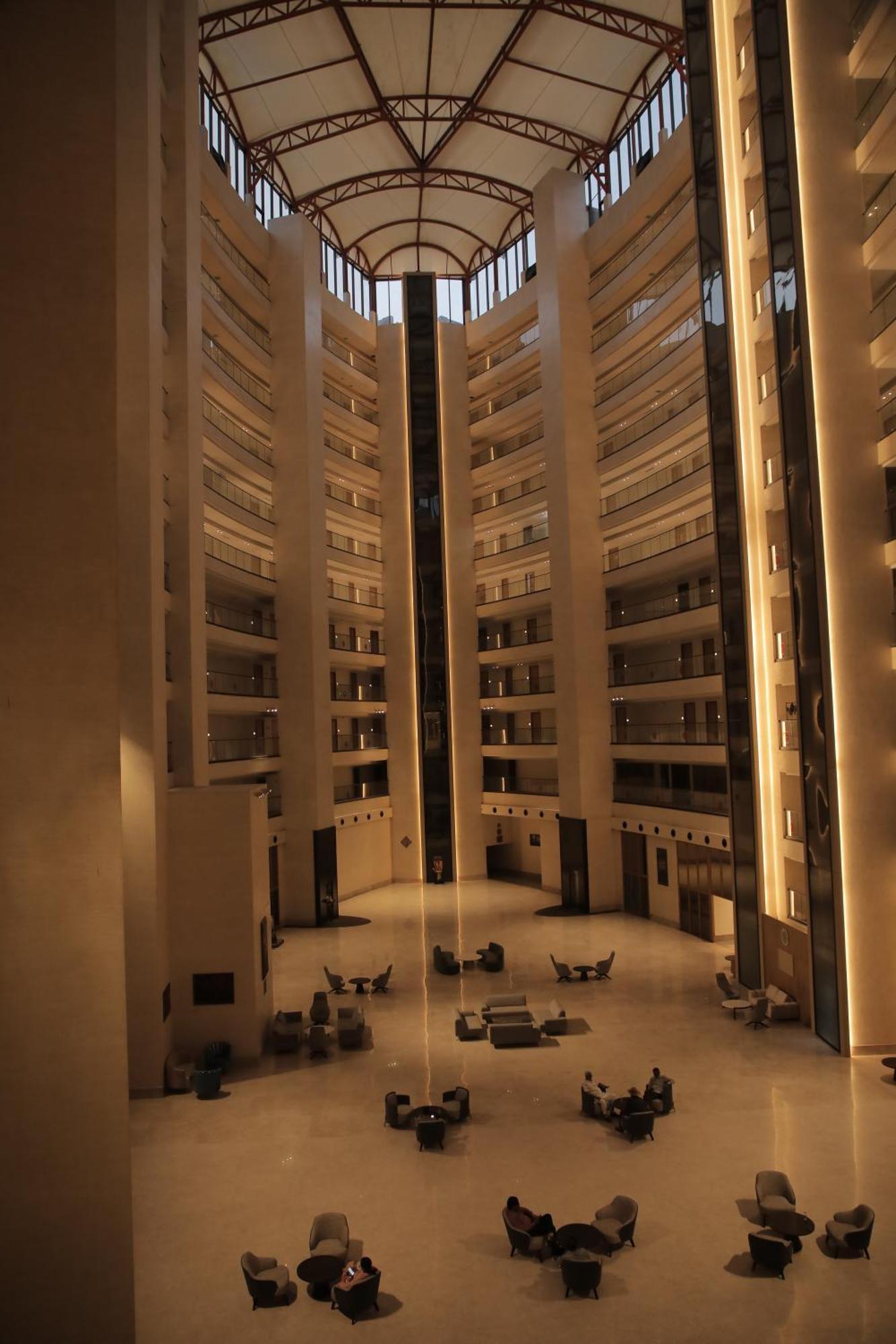 The World Surat Hotel Bagian luar foto