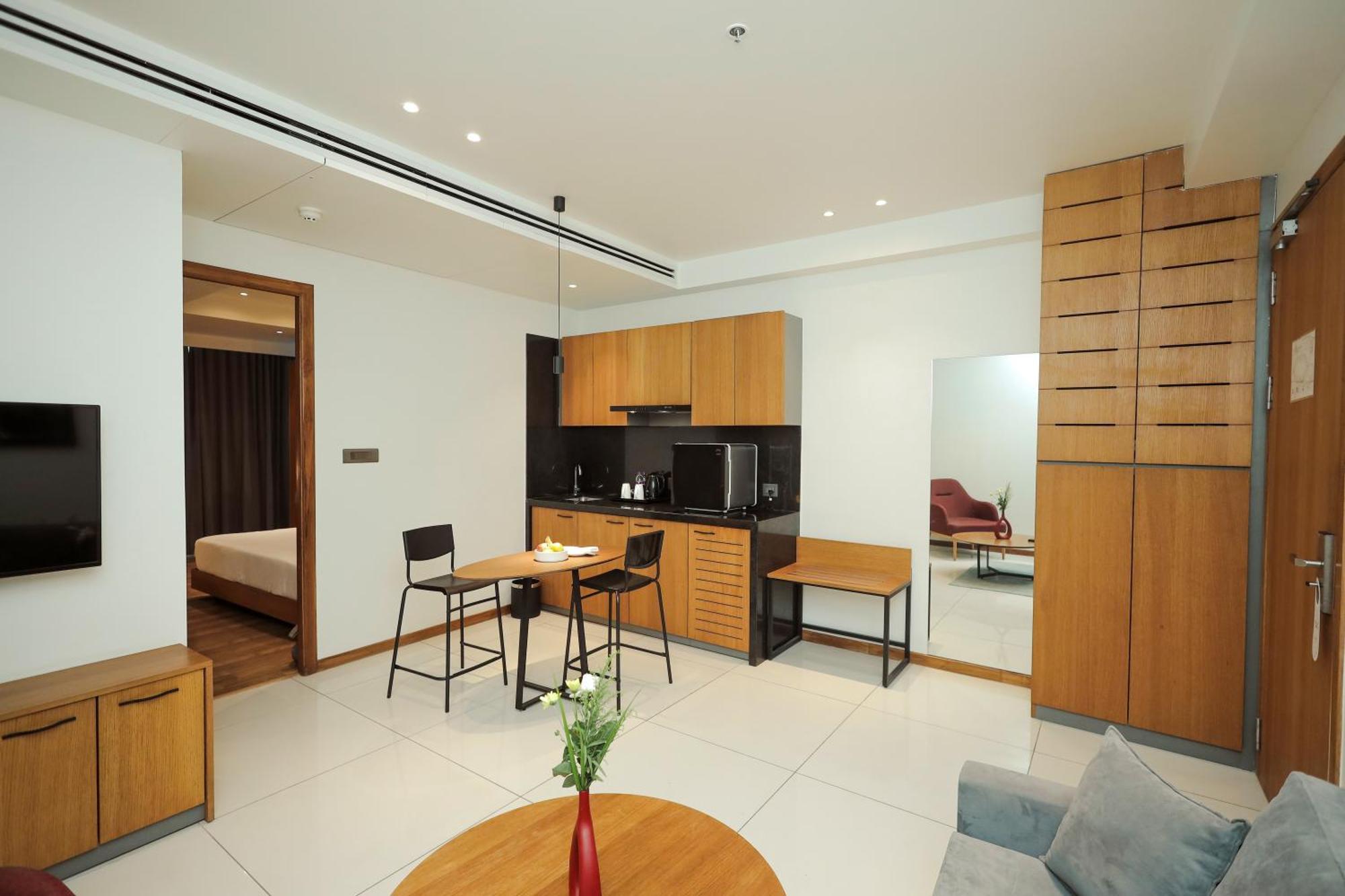The World Surat Hotel Bagian luar foto