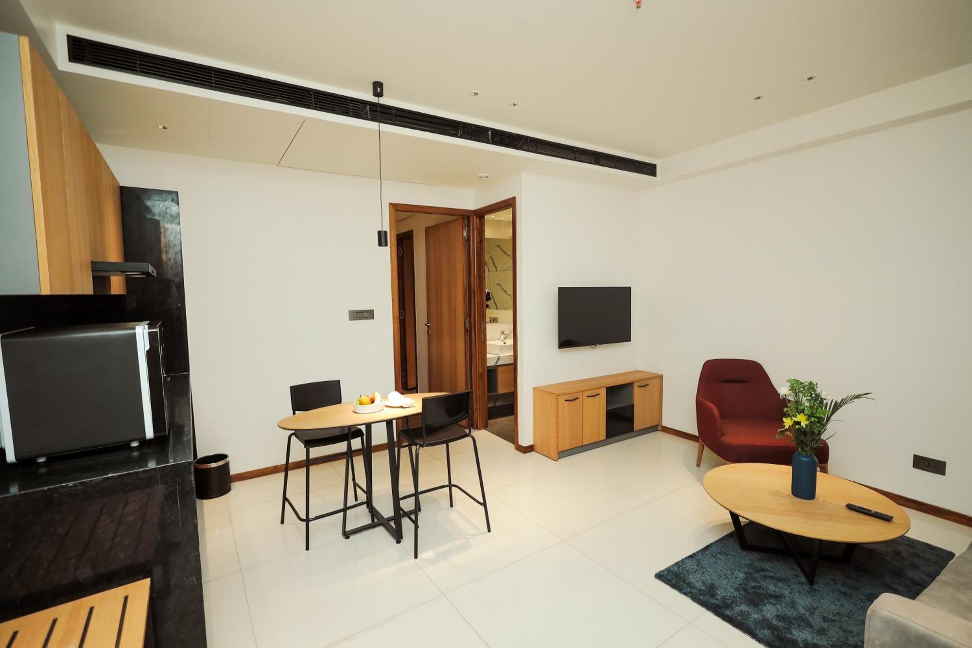 The World Surat Hotel Bagian luar foto